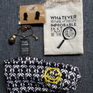 Large collection of Fandom of the Month items.
